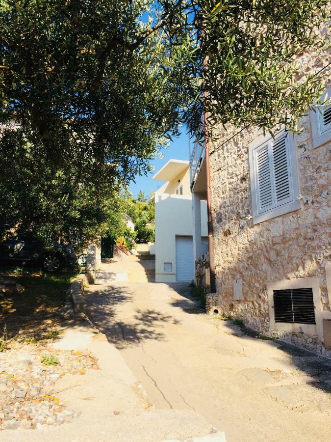 Kronjac * Milna (Hvar)
